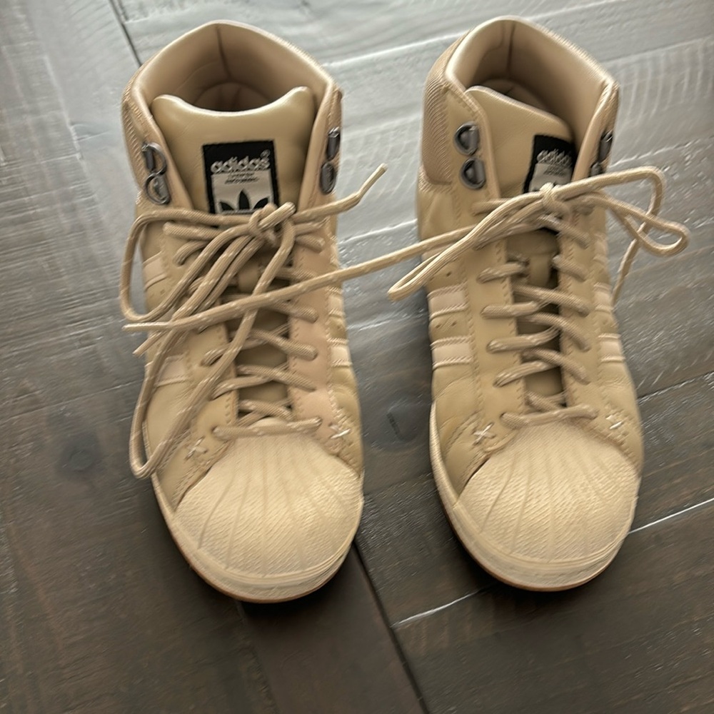 Adidas Pro Model BT J High Top Sneaker Men’s size 6 Women size 8